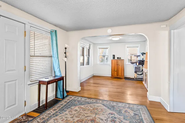 $260,000 | 805 South 9th Avenue, Yakima, WA 98902