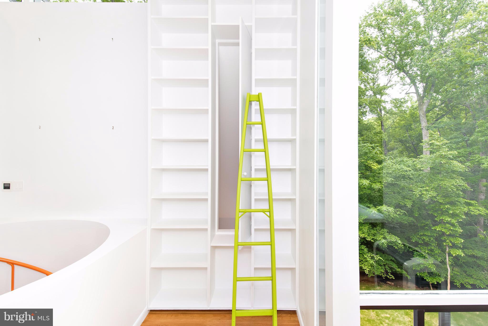 8630 Overlook Road McLean, VA 22102 - Photo 24 of 30 Second Loft, The Tree House for Dr. Harvey