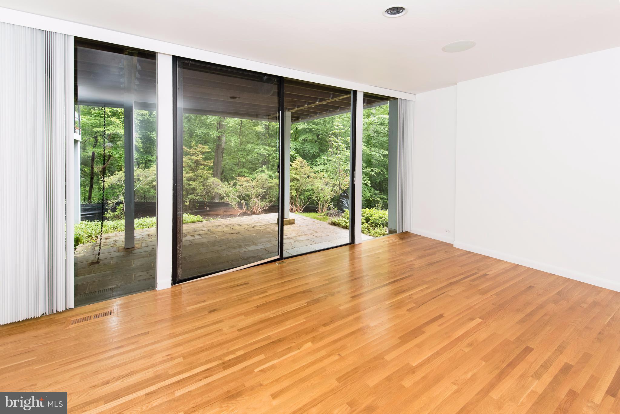 8630 Overlook Road McLean, VA 22102 - Photo 27 of 30 Bedroom #2, With Walk-out