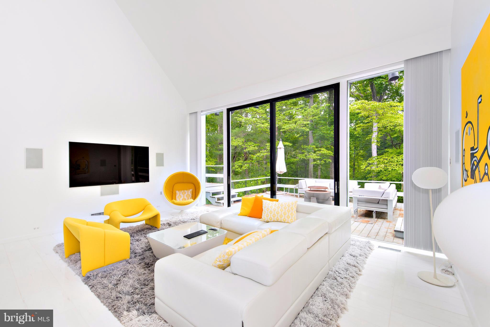 8630 Overlook Road McLean, VA 22102 - Photo 4 of 30 Great Room