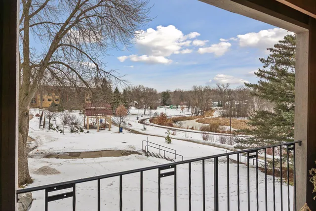 $199,700 | 1000 41st Avenue Northeast, Unit 118, Columbia Heights, MN 55421