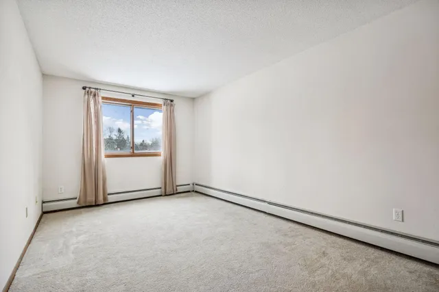 $199,700 | 1000 41st Avenue Northeast, Unit 118, Columbia Heights, MN 55421