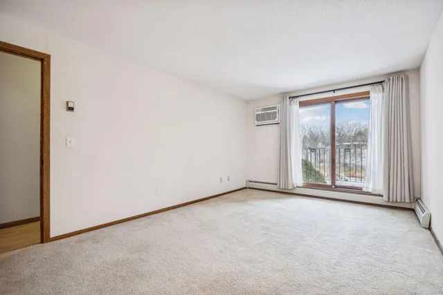 $199,700 | 1000 41st Avenue Northeast, Unit 118, Columbia Heights, MN 55421