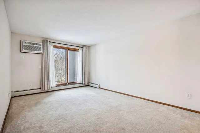 $199,700 | 1000 41st Avenue Northeast, Unit 118, Columbia Heights, MN 55421