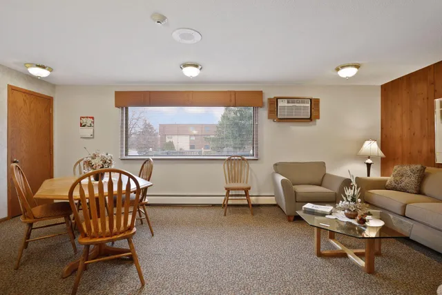 $199,700 | 1000 41st Avenue Northeast, Unit 118, Columbia Heights, MN 55421