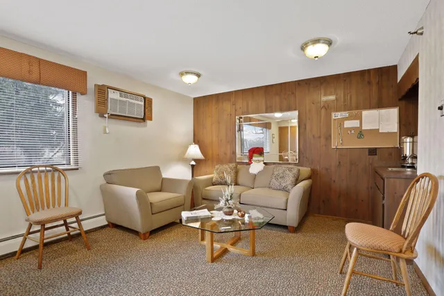 $199,700 | 1000 41st Avenue Northeast, Unit 118, Columbia Heights, MN 55421