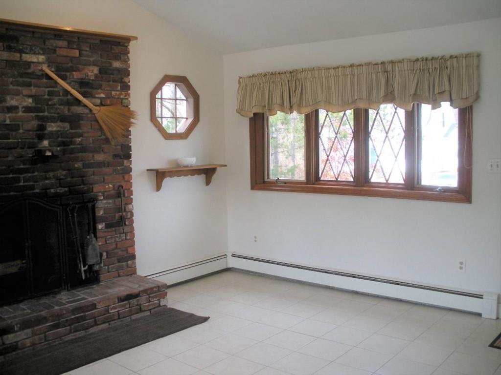 52 Hale Road Walpole, MA 02032 - Photo 4 of 23 Gallery Image 4