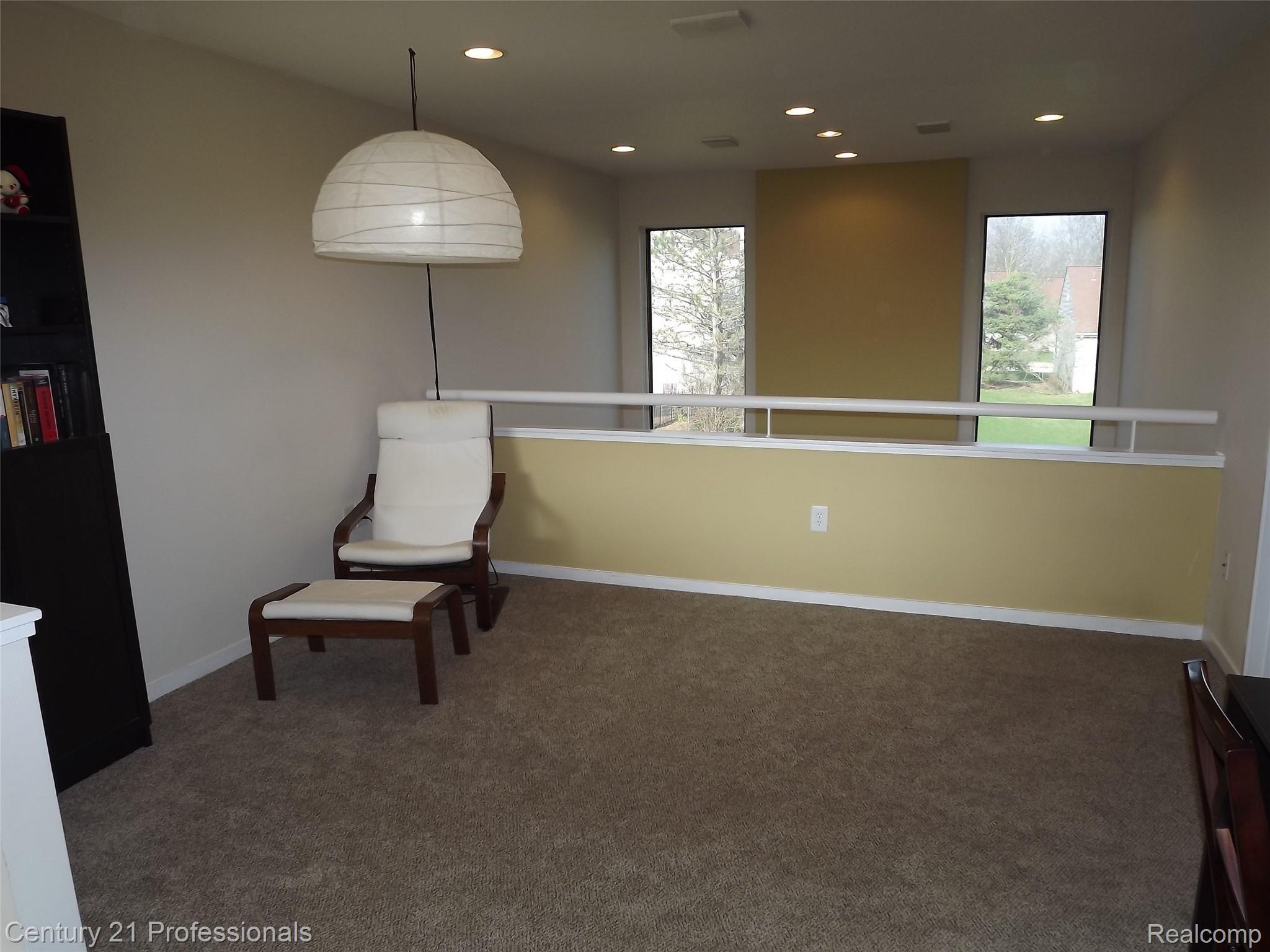 734 Hamilton Court Rochester, MI 48307 - Photo 15 of 21 Loft