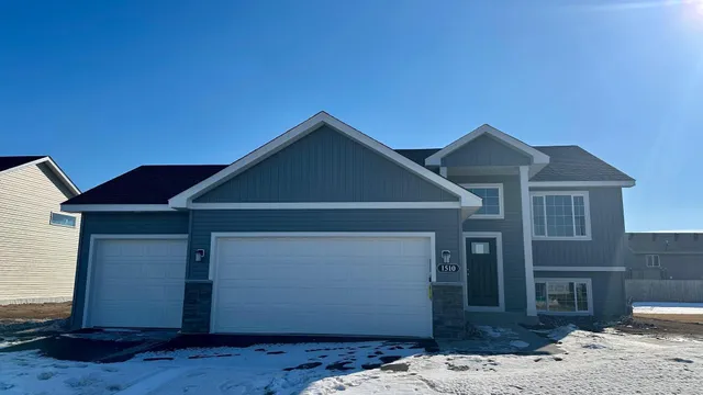 $407,900 | 1510 Raccoon Lane, New Richmond, WI 54017