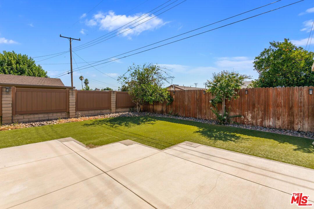 926 Barbra Lane Redlands, CA 92374 - Photo 16 of 23 a view of a backyard