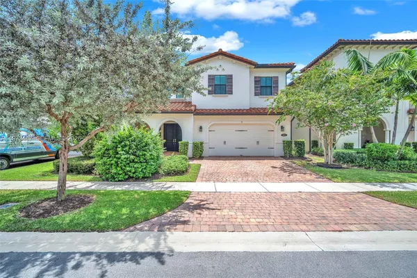 $5,500 | 1052 Southwest 113th Way, Unit 1052, Pembroke Pines, FL 33025
