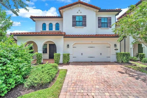 $5,500 | 1052 Southwest 113th Way, Unit 1052, Pembroke Pines, FL 33025