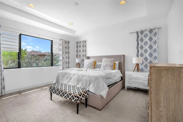 $5,500 | 1052 Southwest 113th Way, Unit 1052, Pembroke Pines, FL 33025