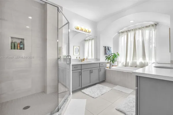 $5,500 | 1052 Southwest 113th Way, Unit 1052, Pembroke Pines, FL 33025