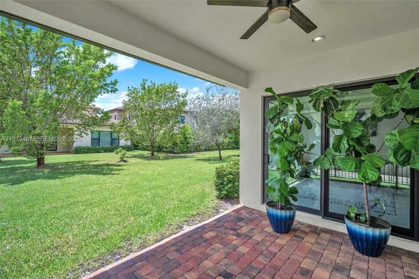 $5,500 | 1052 Southwest 113th Way, Unit 1052, Pembroke Pines, FL 33025