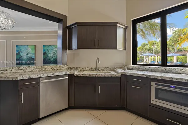 $5,500 | 1052 Southwest 113th Way, Unit 1052, Pembroke Pines, FL 33025