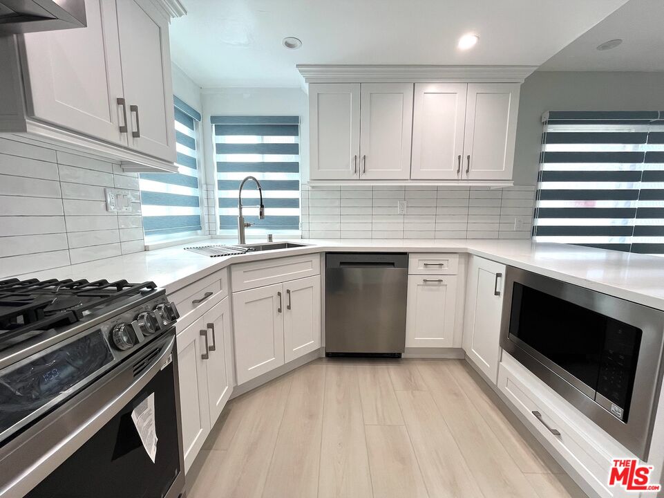 12105 Falcon Crest Way Porter Ranch, CA 91326 - Photo 12 of 45