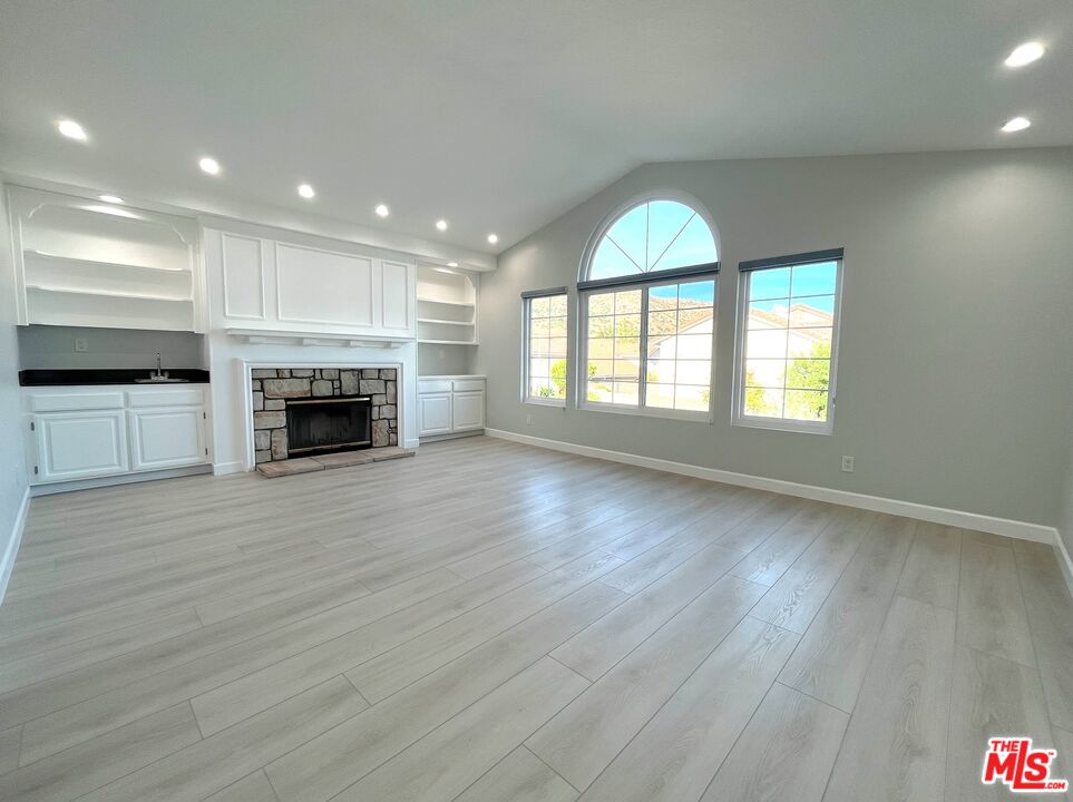 12105 Falcon Crest Way Porter Ranch, CA 91326 - Photo 29 of 45