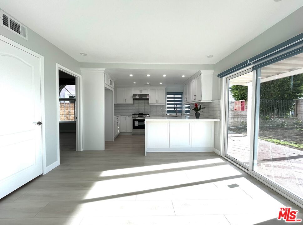 12105 Falcon Crest Way Porter Ranch, CA 91326 - Photo 8 of 45