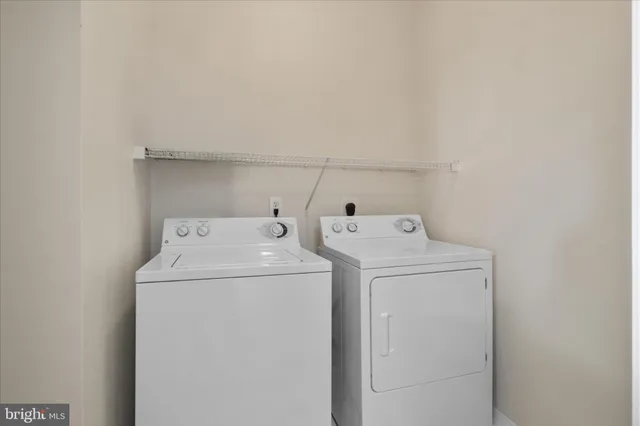 $1,975 | 4401 Weatherington Lane, Unit 304, Fairfax, VA 22030