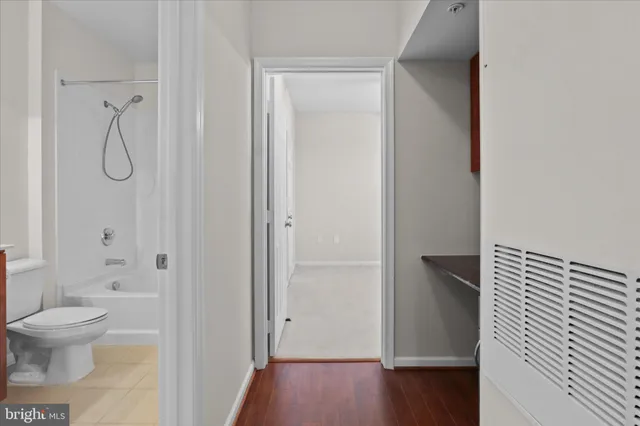 $1,975 | 4401 Weatherington Lane, Unit 304, Fairfax, VA 22030