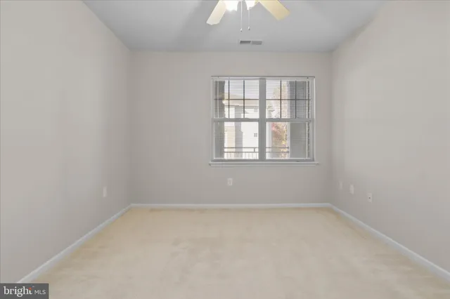 $1,975 | 4401 Weatherington Lane, Unit 304, Fairfax, VA 22030