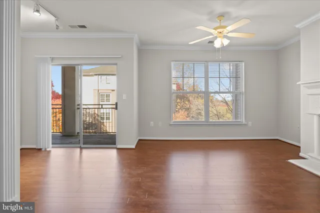 $1,975 | 4401 Weatherington Lane, Unit 304, Fairfax, VA 22030