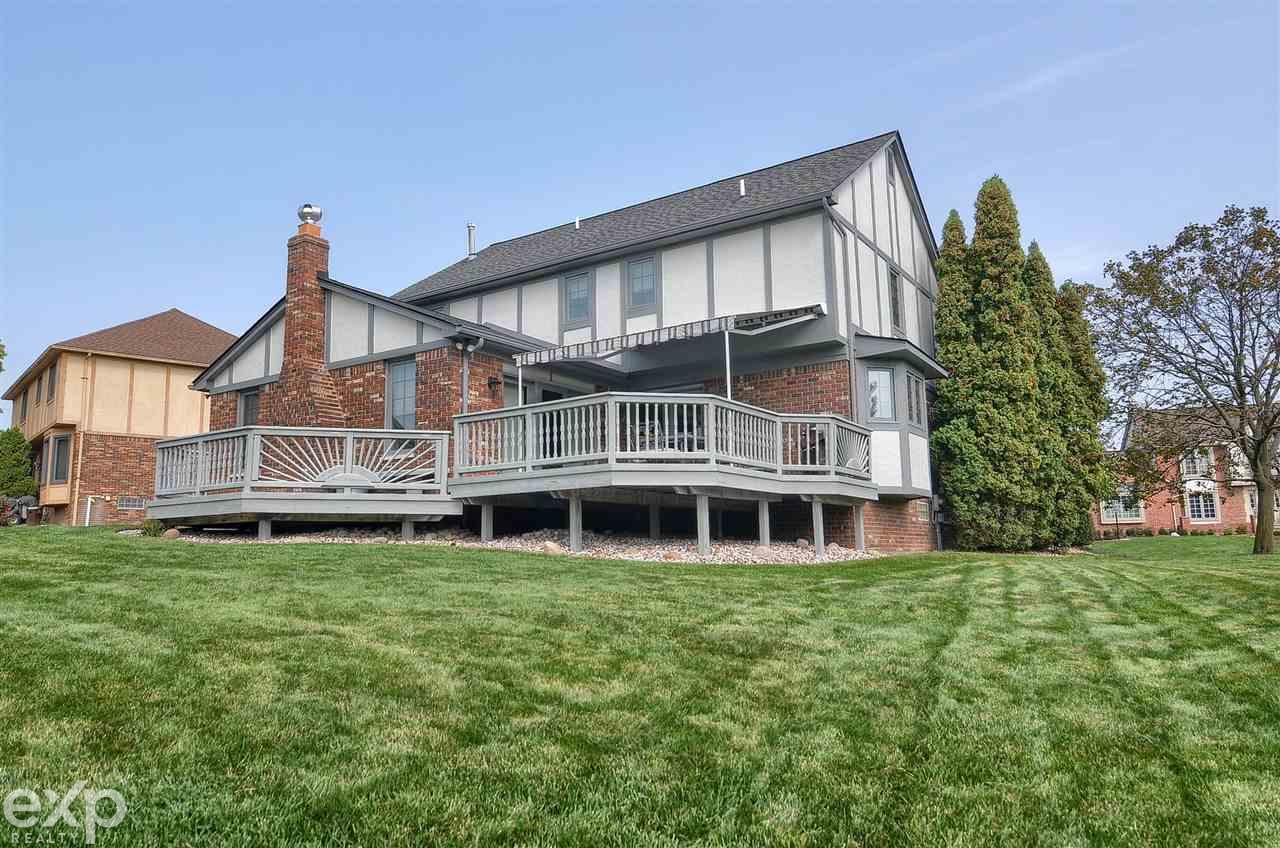 2057 Ridgefield Court Rochester Hills, MI 48306 - Photo 3 of 35
