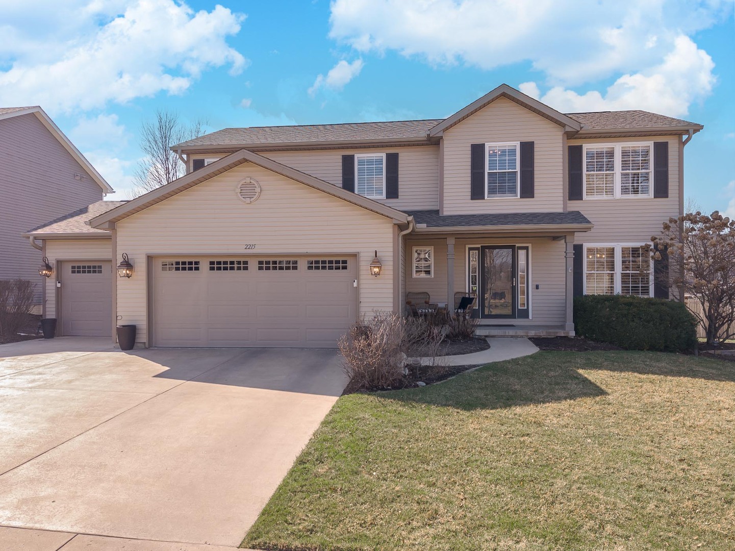 2215 Savanna Road Bloomington, IL 61705 - Photo 3 of 61 Gallery Image 3
