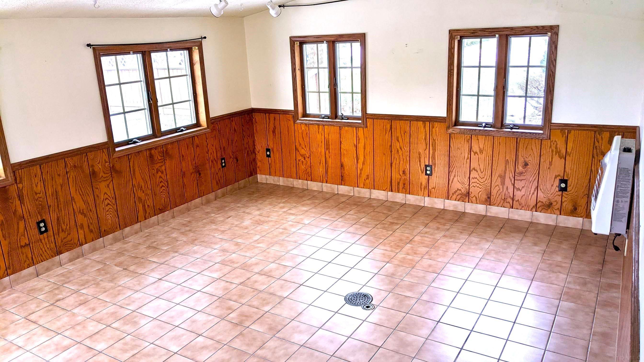 303 West Grant Street Decatur, IN 46733 - Photo 3 of 36