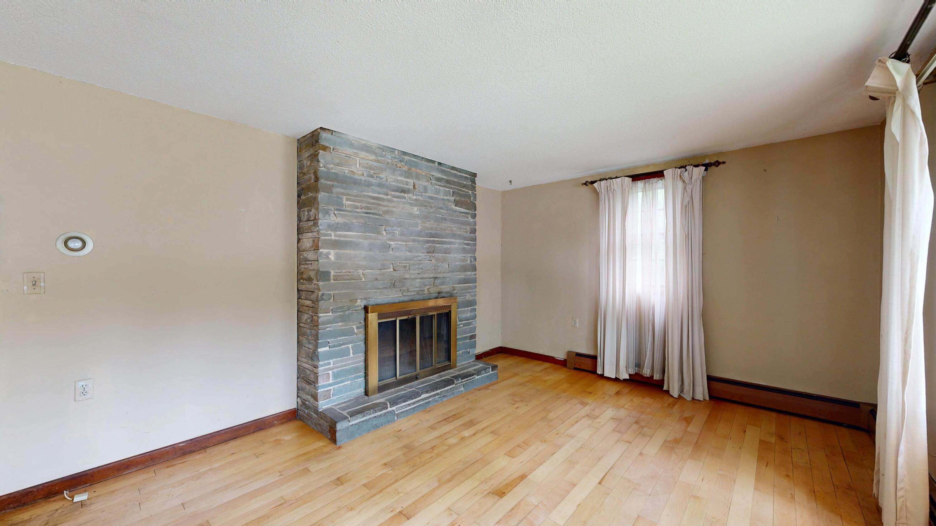 172 Sandy Hill Road South Portland, ME 04106 - Photo 4 of 48 Living Room