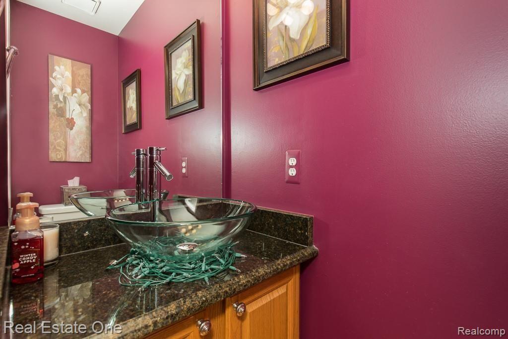 2392 Pleasant View Drive Rochester Hills, MI 48306 - Photo 17 of 39