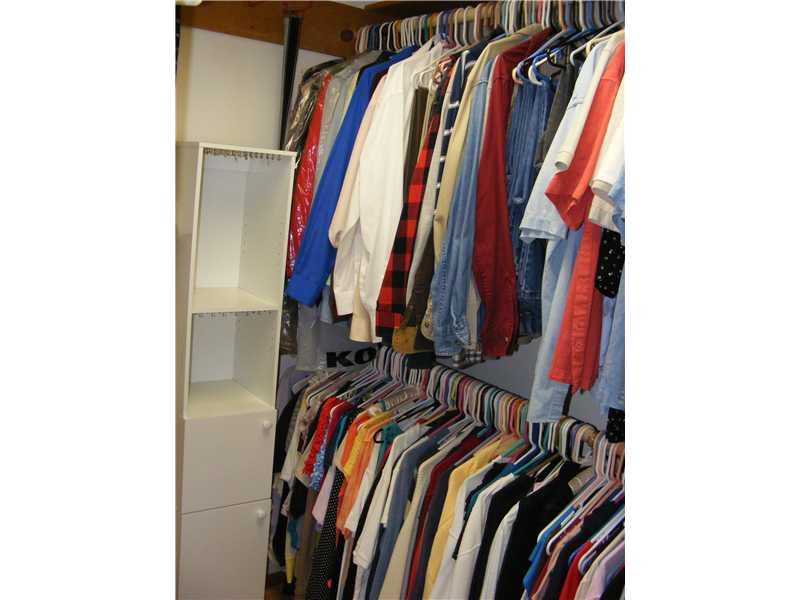 373 Hawthorne Road Pittsburgh, PA 15209 - Photo 11 of 25 Master Bedroom. Walk In Closet 8 x 5