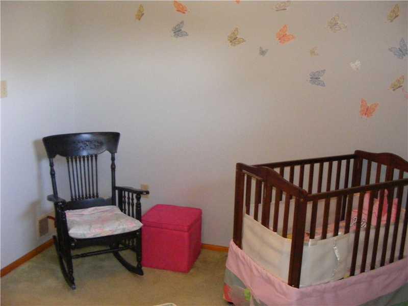 373 Hawthorne Road Pittsburgh, PA 15209 - Photo 13 of 25 Bedroom. Bedroom 3