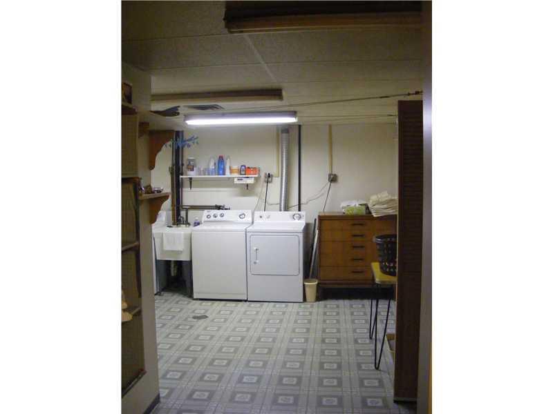 373 Hawthorne Road Pittsburgh, PA 15209 - Photo 19 of 25 Basement/Game Room.