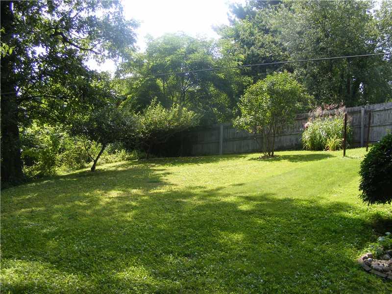 373 Hawthorne Road Pittsburgh, PA 15209 - Photo 22 of 25 Yard/Garden.