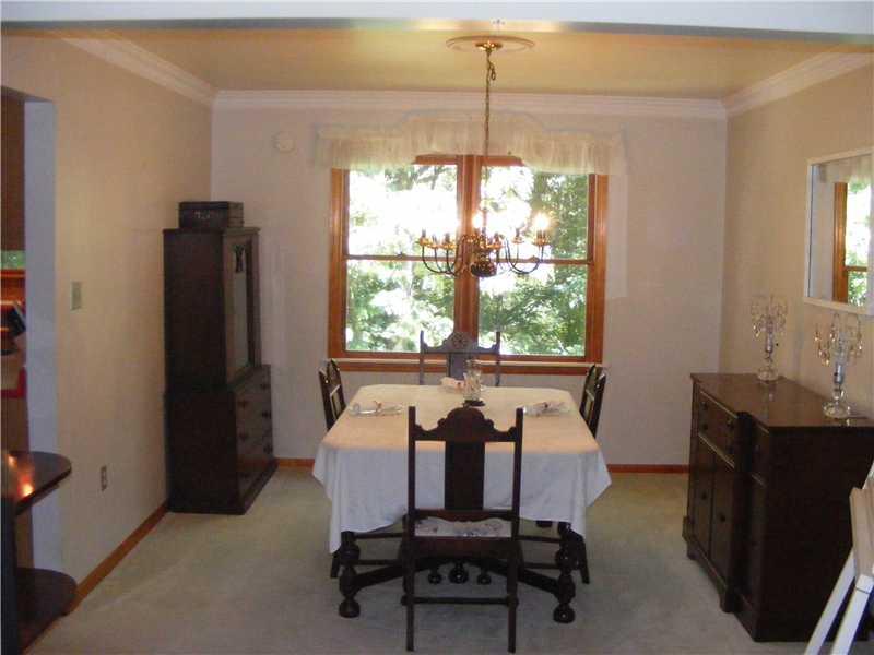 373 Hawthorne Road Pittsburgh, PA 15209 - Photo 4 of 25 Dining Room.