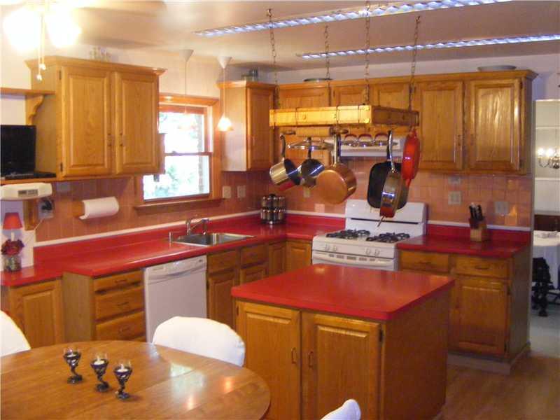 373 Hawthorne Road Pittsburgh, PA 15209 - Photo 5 of 25 Kitchen.