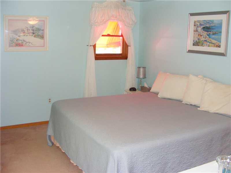 373 Hawthorne Road Pittsburgh, PA 15209 - Photo 10 of 25 Master Bedroom.