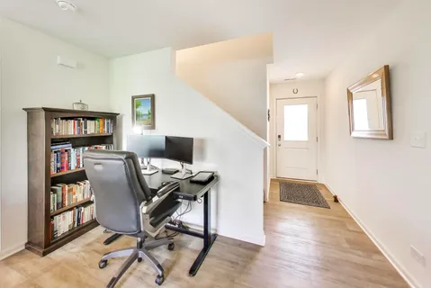 $319,900 | 1205 Prairie View Parkway, Cary, IL 60013