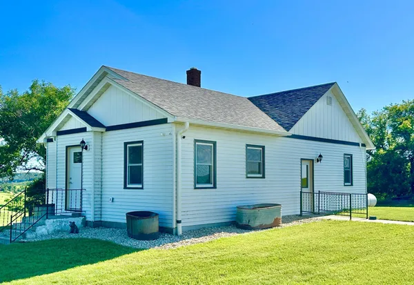 $355,000 | 1555 Highway 75, Lake Benton, MN 56149