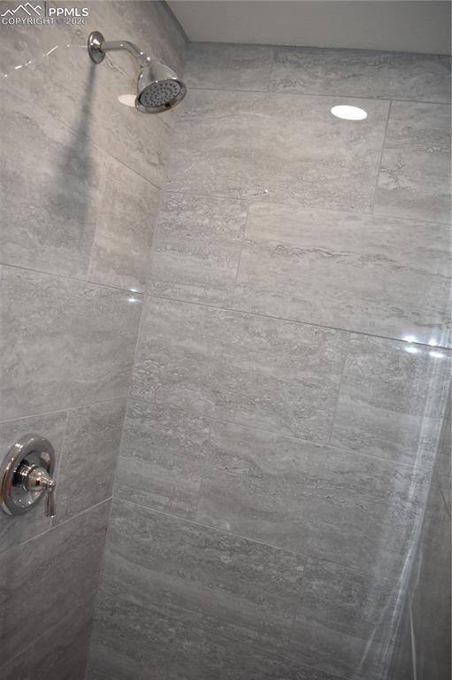 805 Raton Avenue La Junta, CO 81050 - Photo 14 of 26 a bathroom with a shower