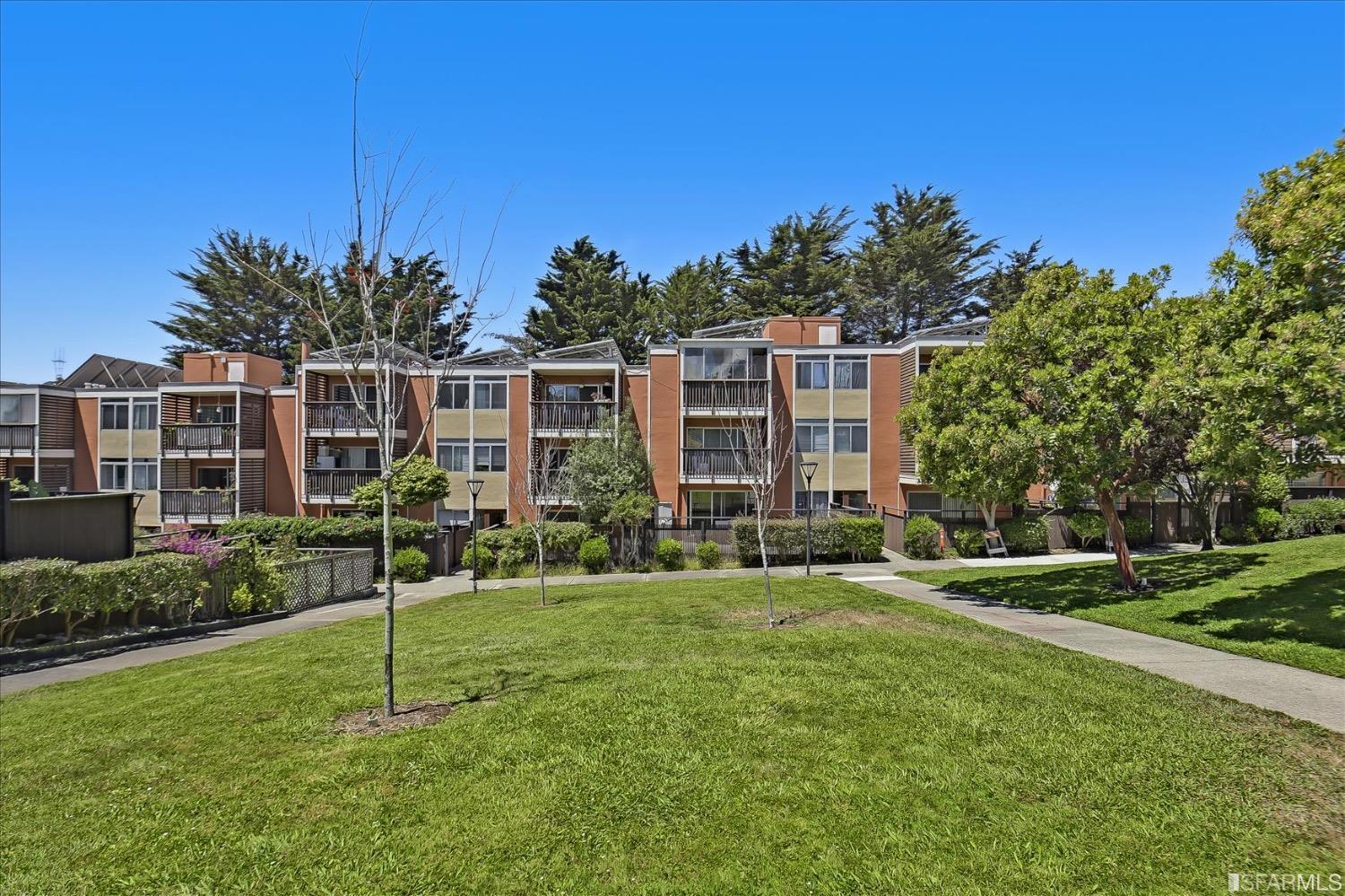 50 Inca Lane, Unit 5 San Francisco, CA 94115 - Photo 1 of 33 a house view with a garden space