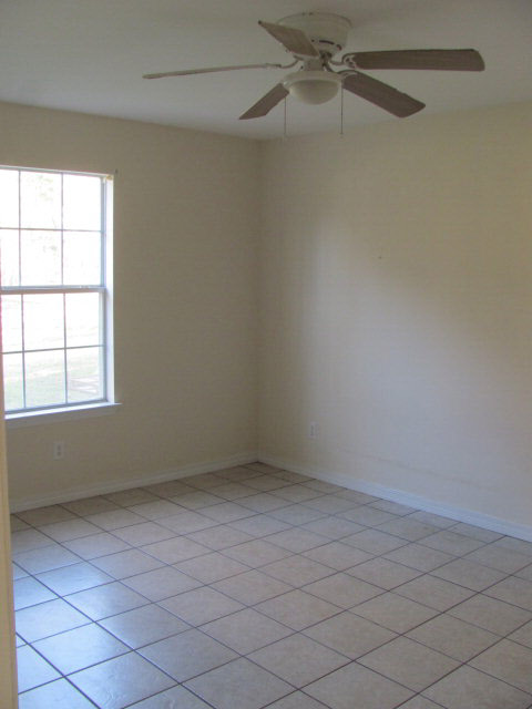 434 West Pedigo Avenue, Unit A2 Foley, AL 36535 - Photo 7 of 8 Master bedroom
