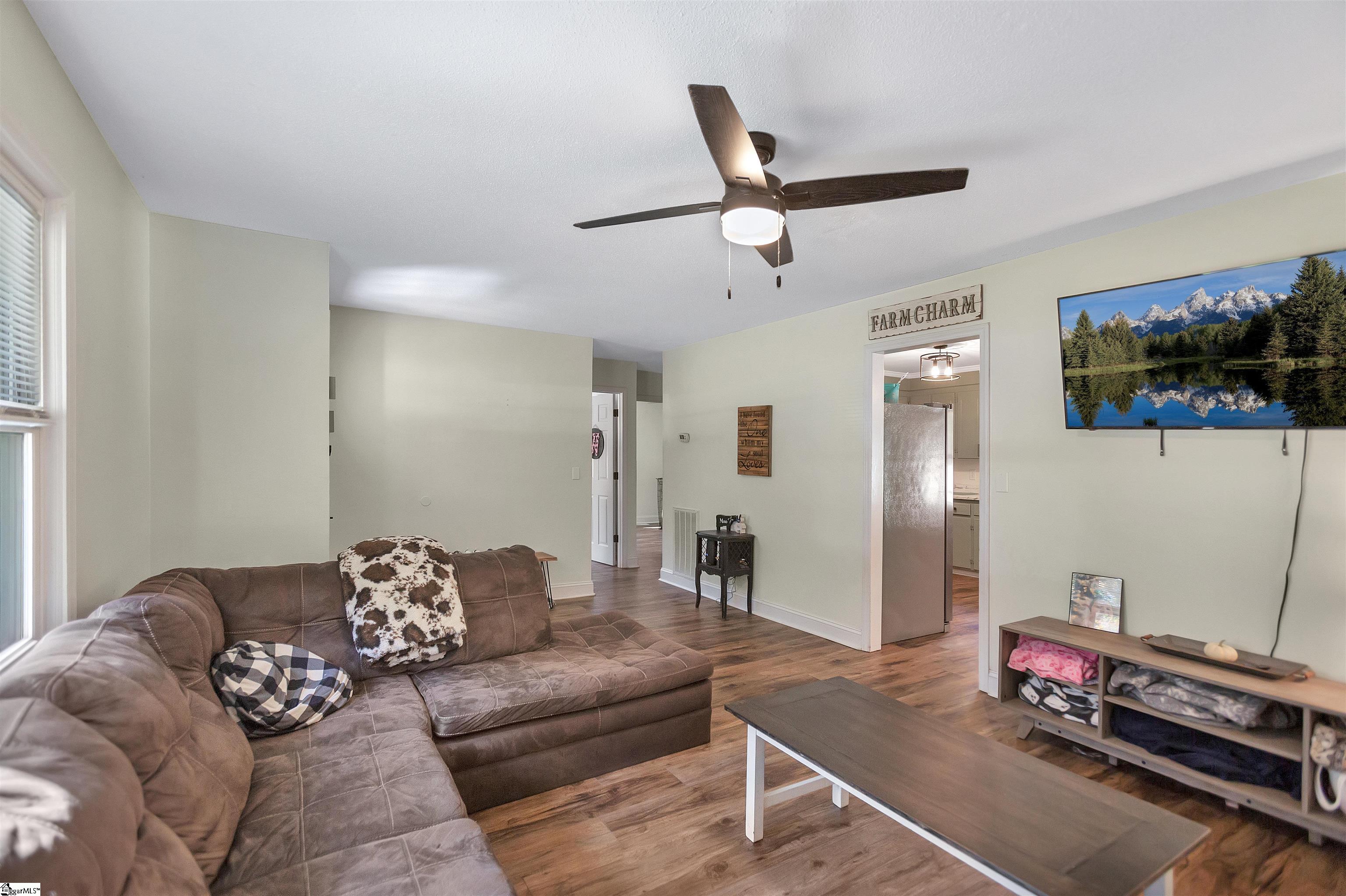 1409 Whiten Road Belton, SC 29627 - Photo 6 of 32