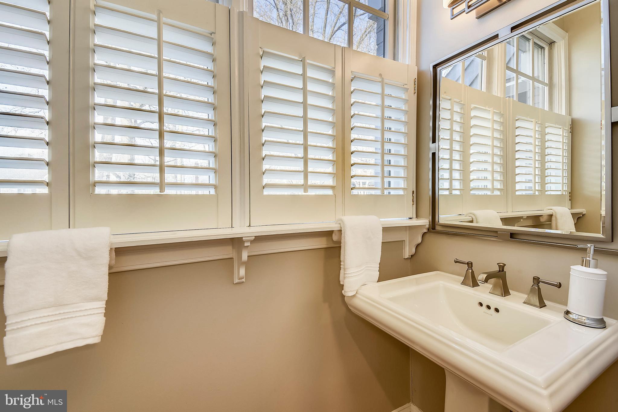 5510 Lambeth Road Bethesda, MD 20814 - Photo 15 of 53 Main Level Powder Room