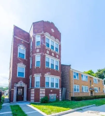 $1,750 | 7806 South Winchester Avenue, Unit 3, Chicago, IL 60620