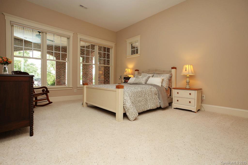 2706 Island Cove Road Fort Mill, SC 29708 - Photo 16 of 24 Gallery Image 16