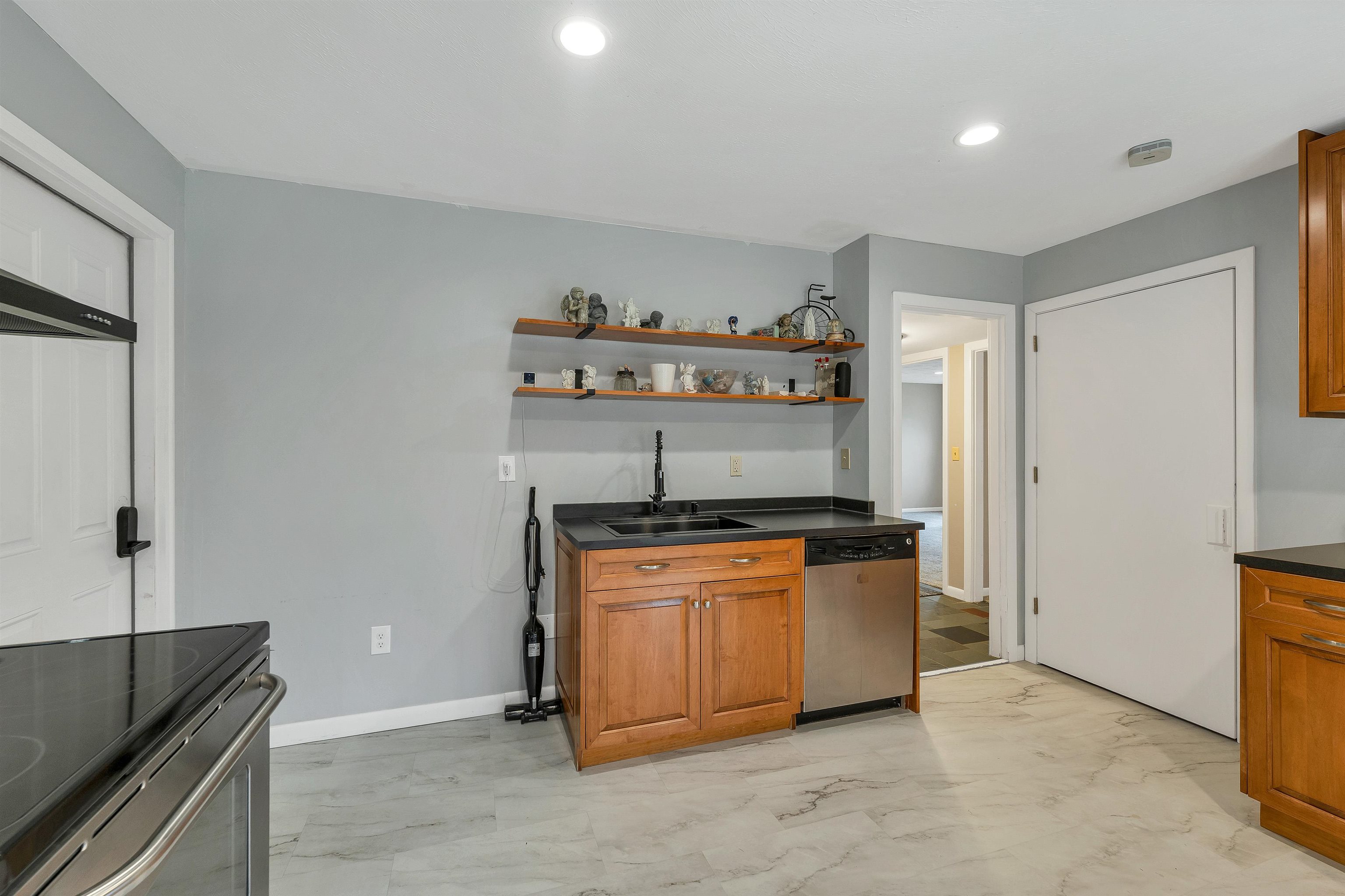 78 Warner Hill Road Derry, NH 03038 - Photo 36 of 56 Gallery Image 36