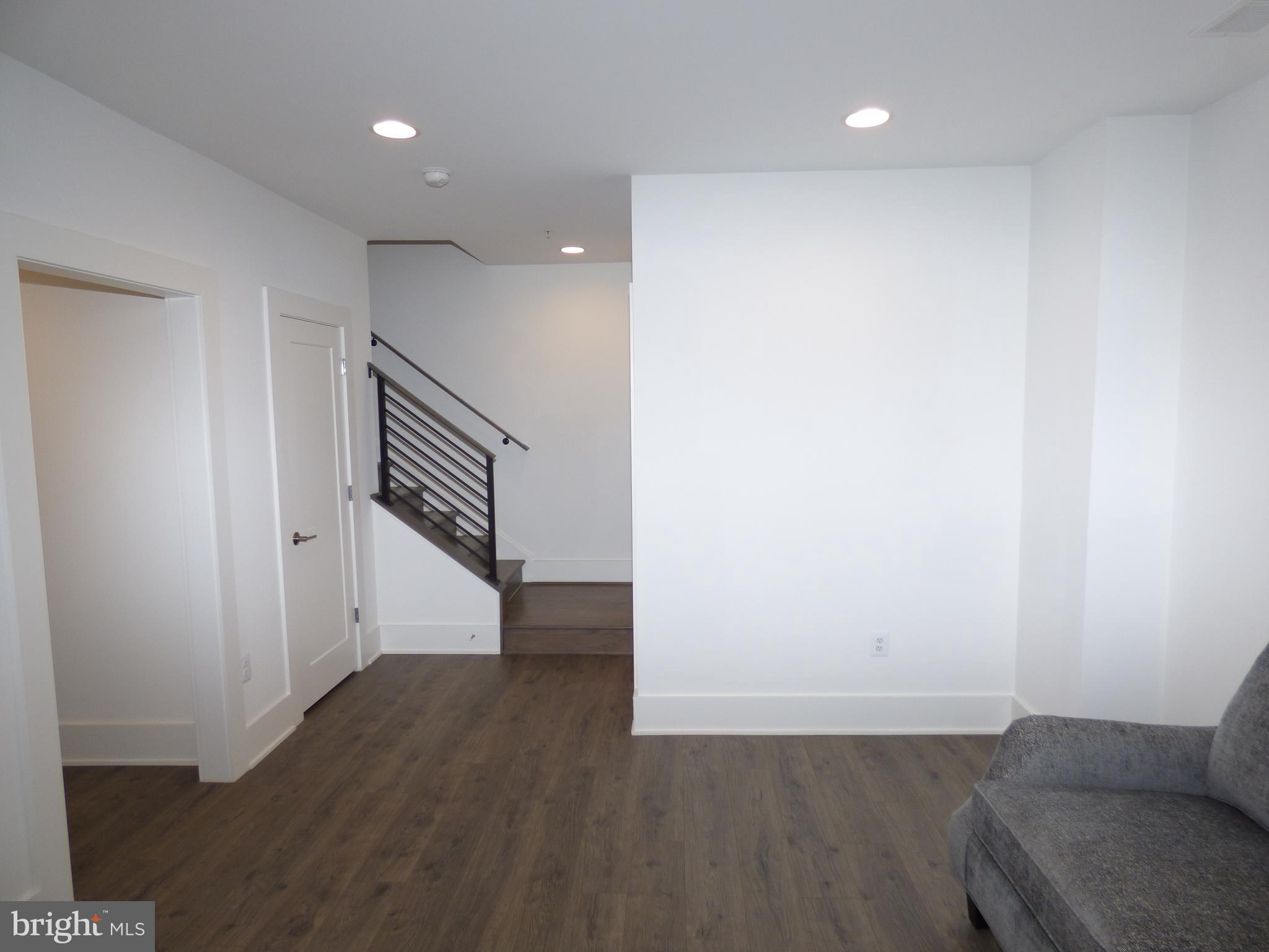 11360 Emerald Park Road Potomac, MD 20854 - Photo 14 of 33 Gallery Image 14